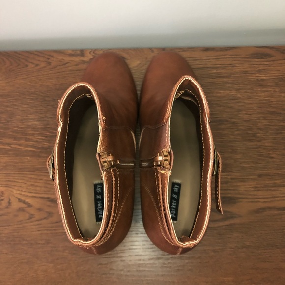 Size 10 Parker and Sky Boots - Picture 7 of 8